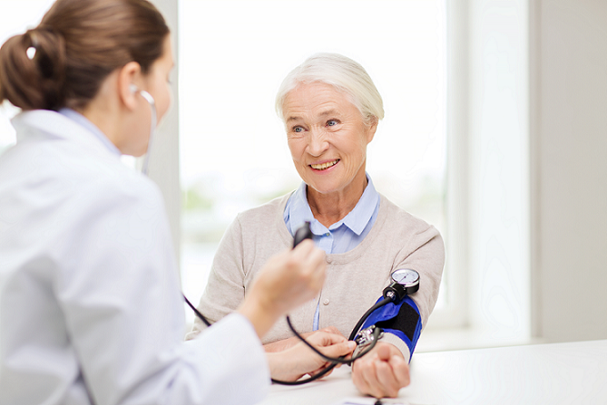 Tips for Home Blood Pressure Monitoring for Alzheimer's Caregivers